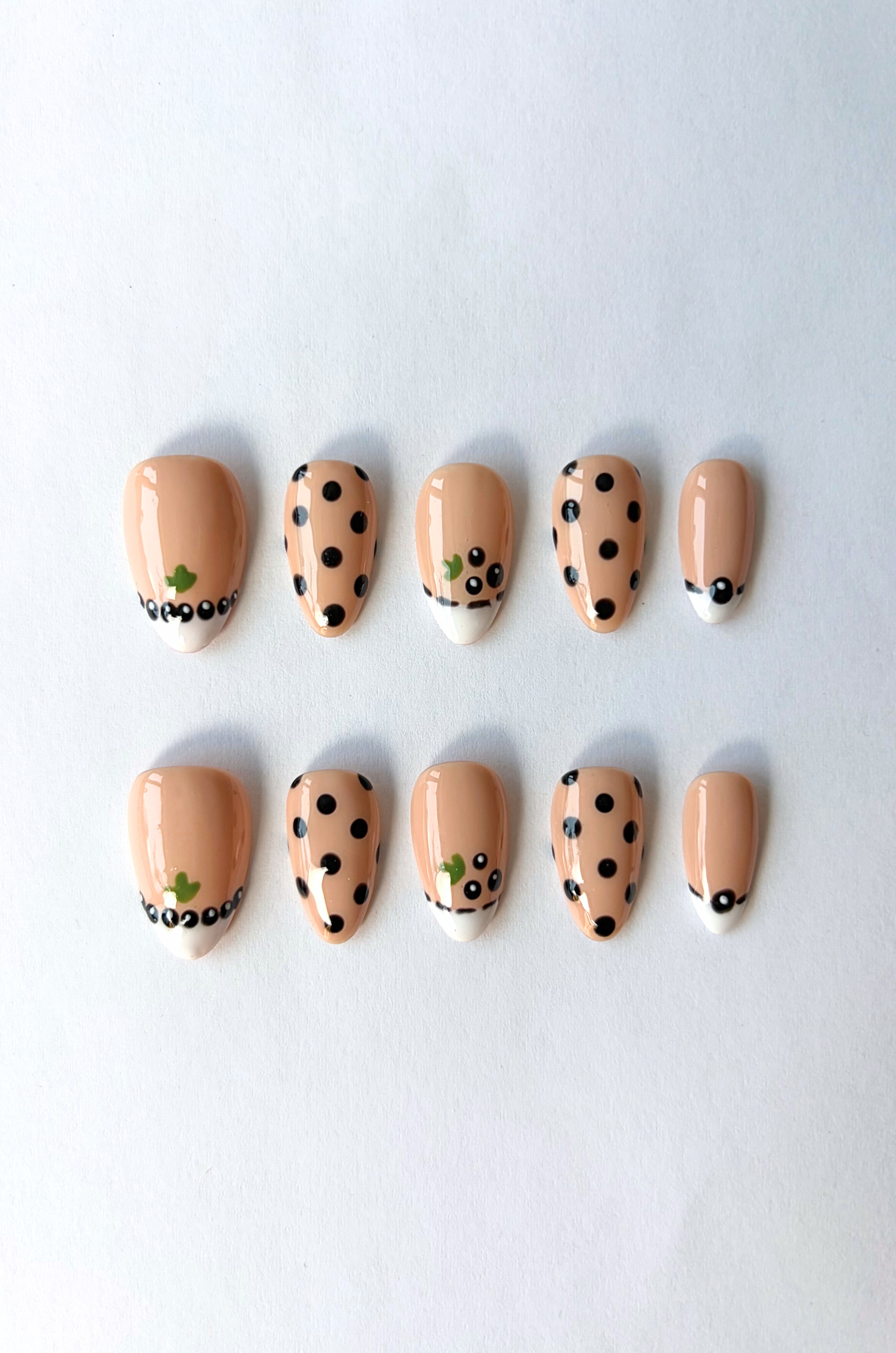 Svarta vinbär | NailFika® #13