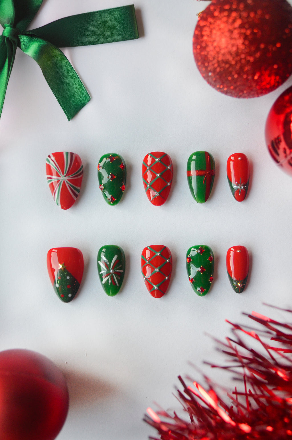 Santa Baby - naglar till jul